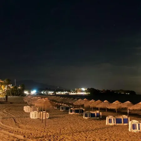 First Line Sea View Lejlighed *