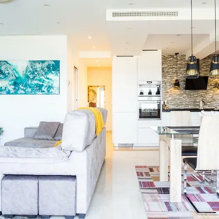 Appartement First Line Sea View